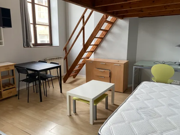 Loue studio meublé