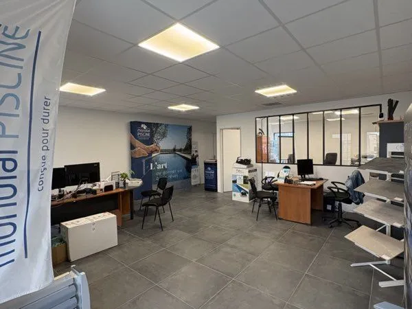 Bureau et espace de travail Vente Uzès 3p 64m² 199000€