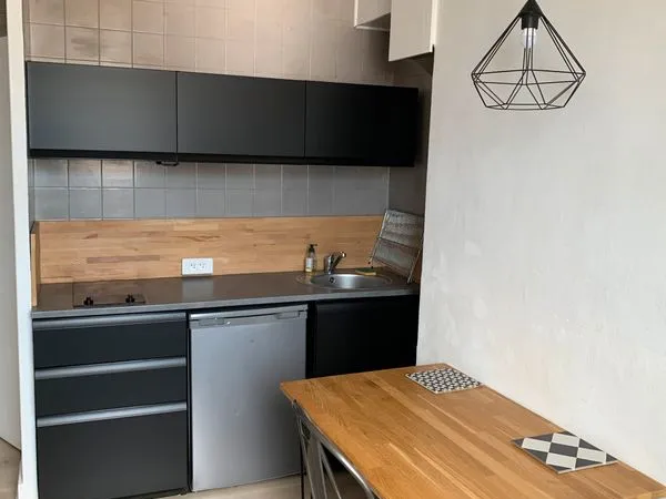 Studio renové calme quartier estacade