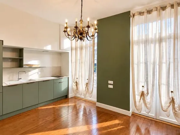 STUDIO 25 M² REFAIT À NEUF - EMPLACEMENT RECHERCHÉ
