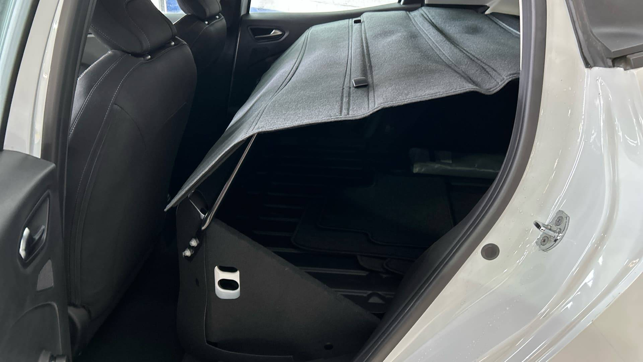 Renault CLIO SOCIETE BLUE DCI 85 — photo 11