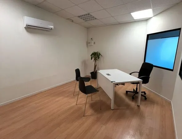 Bureau 20 m² - 340 HT tout compris - Avignon Courtine