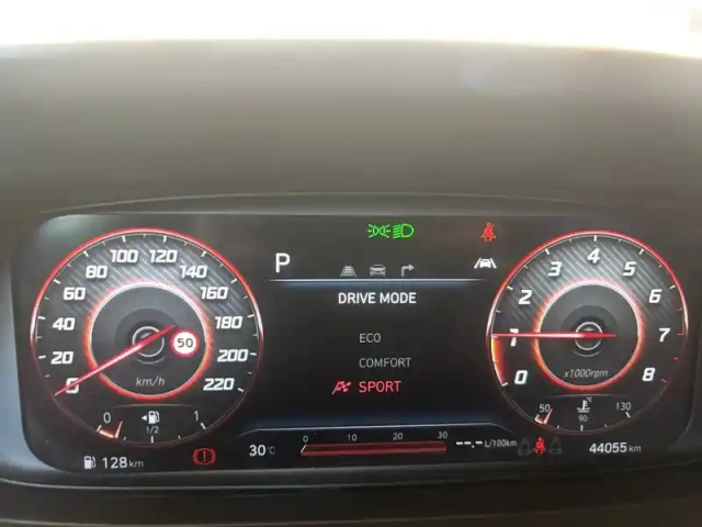 Hyundai I20 1.0 t-gdi 100 dct-7 hybrid 48v — photo 27
