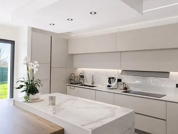 Maison 9 pièces 387 m²