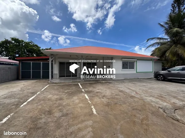 Bureaux 132 m² Baie-Mahault