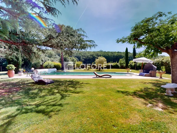 Maison 8 pièces 220 m²