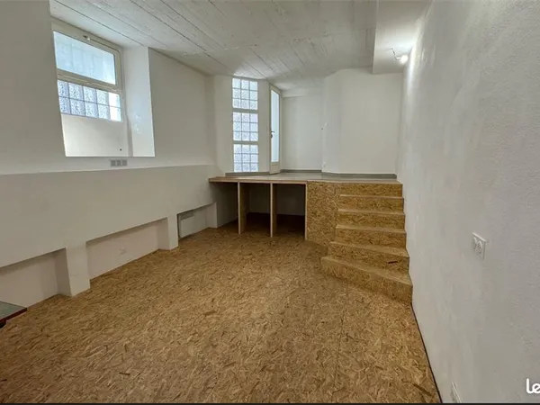 Atelier 66 m² VILLEJUIF
