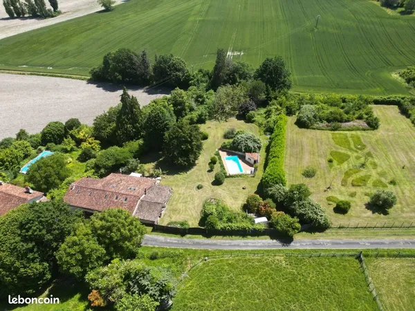 Propriété 7 pièces 181 m²