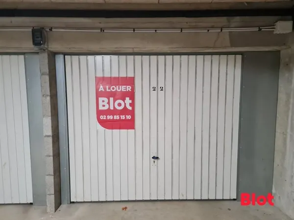 MORDELLES - CENTRE BOURG - GARAGE FERME