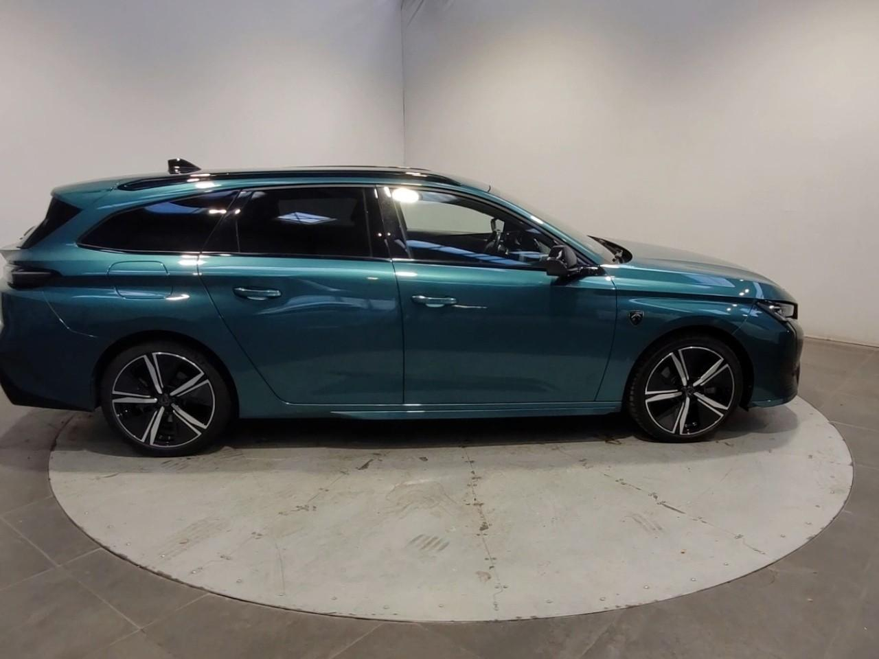 Peugeot 308 sw phev 180 e-eat8 gt — photo 6