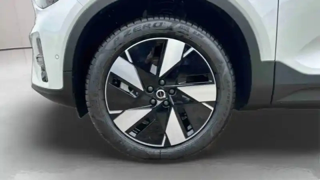 Volvo Ex40 single extended range 252 ch 1edt — photo 32