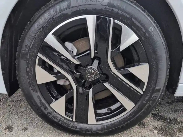 Peugeot 208 hybrid 110 e-dcs6 — photo 13