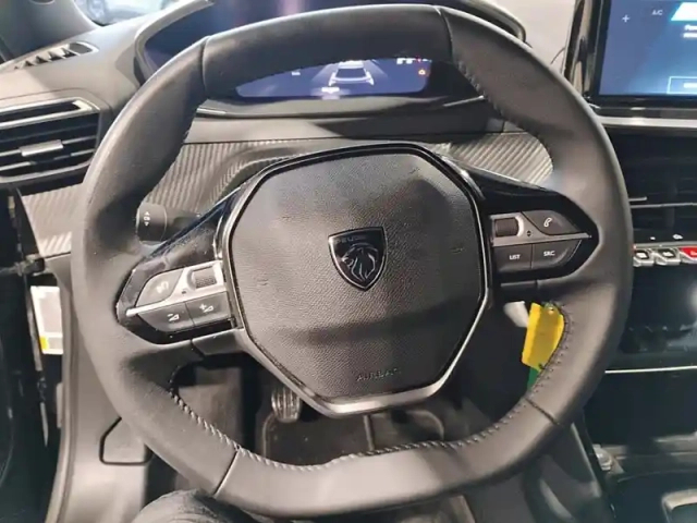 Peugeot 2008 puretech 100 s&amp;s bvm6 — photo 19