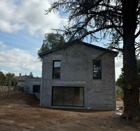 Maison individuelle T5 en cours d'achèvement avec de belles prestations