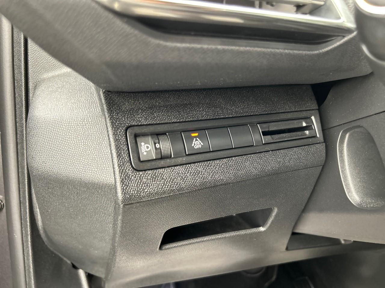 Peugeot 3008 bluehdi 130ch s&s eat8 allure pack — photo 22