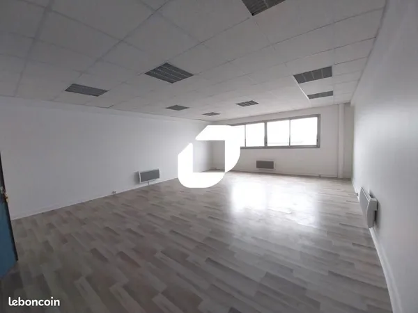 Bureau 1 637 m²