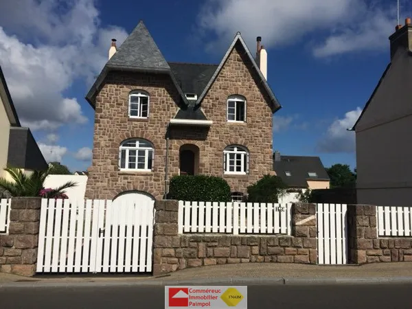 PLOUEZEC, à vendre, maison en pierres au coeur du bourg