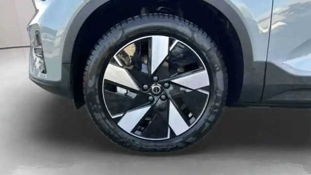 Volvo C40 e single extended range 252 ch 1edt — photo 32