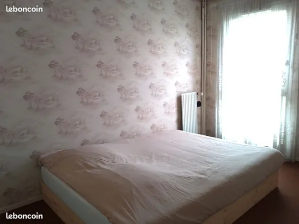 Chambre en location saisonnière : 250 la semaine ou 60 par jour