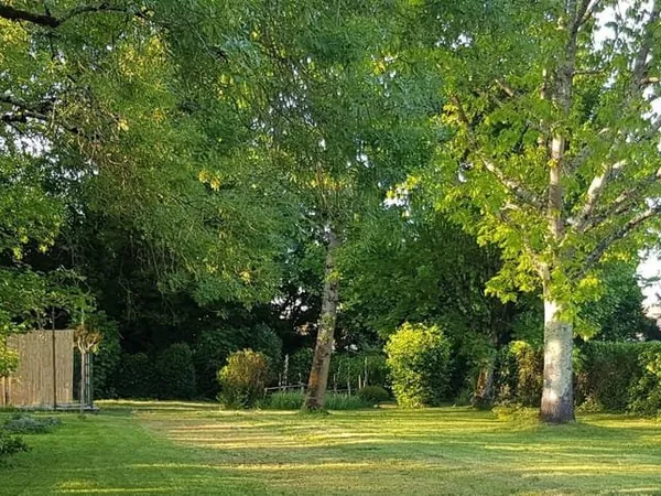 Terrain viabilisé LABARDE 610 m² au calme