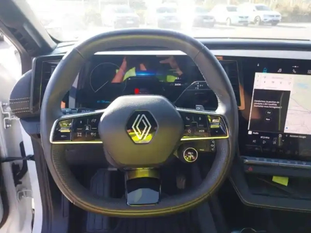 Renault Megane e-tech ev60 220 ch optimum charge — photo 11