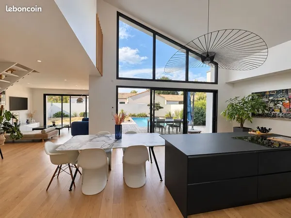 Maison d'architecte avec piscine