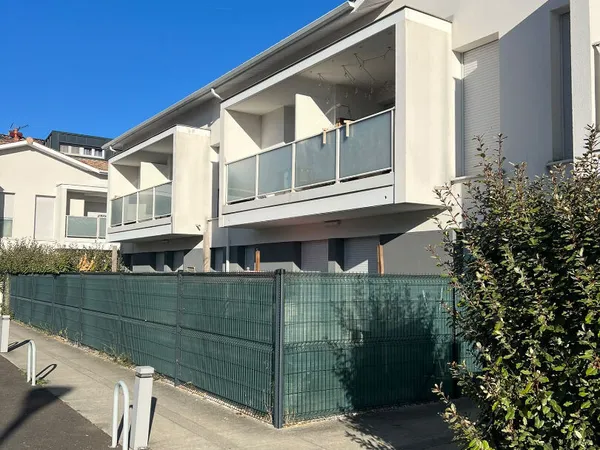 Villenave-d'Ornon -Vx-Bourg Appartement T3.58 M2.Jardin-Parking
