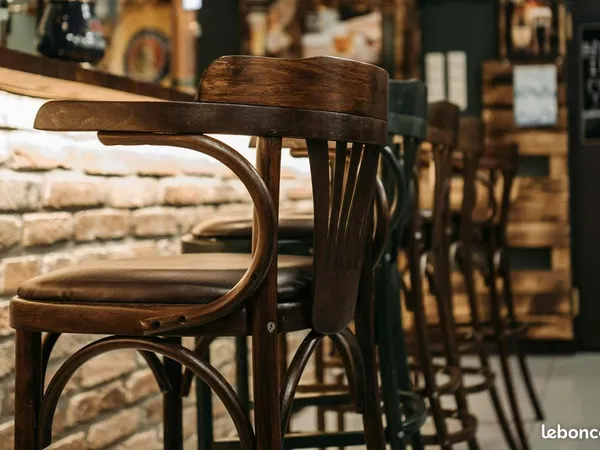 Bar, restaurant 133 m² PARIS