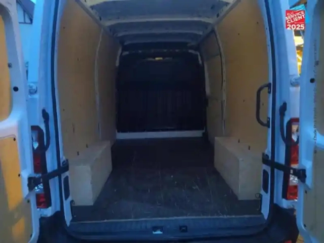 Renault Master fg f3500 l2h2 2.3 blue dci 135ch confort euro6 — photo 14