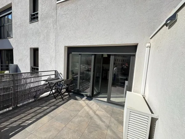 A LOUER - T2 Meublé avec Terrasse, Garage et Climatisation - Quartier Pont de l'Arc