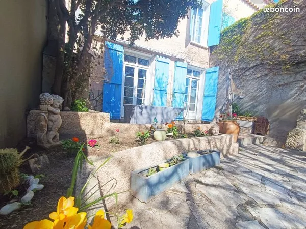 Bel appartement duplex en pierres T4 avec cour et garage