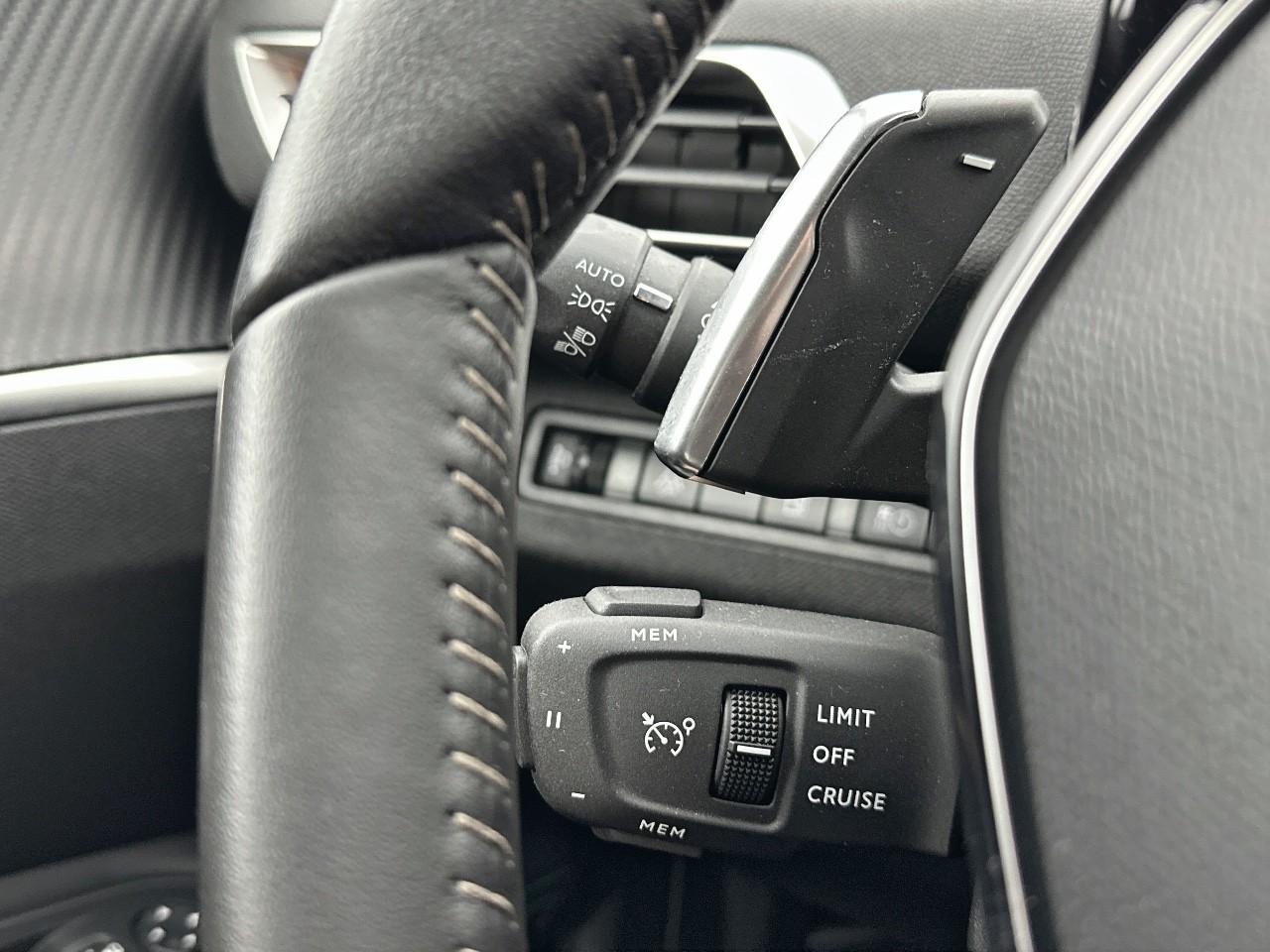 Peugeot 3008 hybrid 225 e-eat8 allure — photo 17