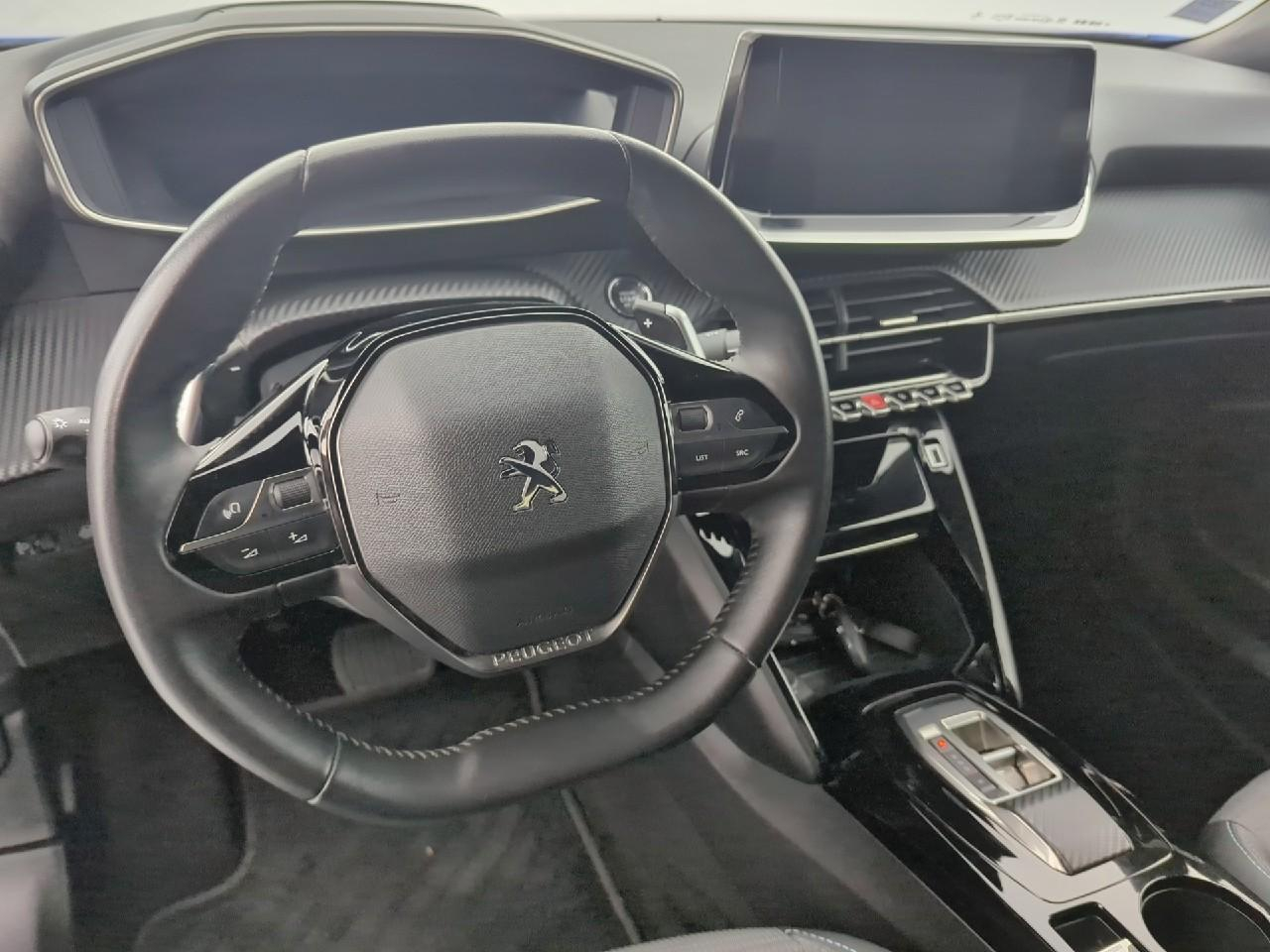 Peugeot 2008 puretech 130 s&s eat8 allure pack — photo 14