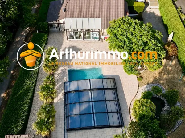 Maison familiale d'environ 200 m² avec piscine chauffée - Domaine d'Aubigny-sur-Nère