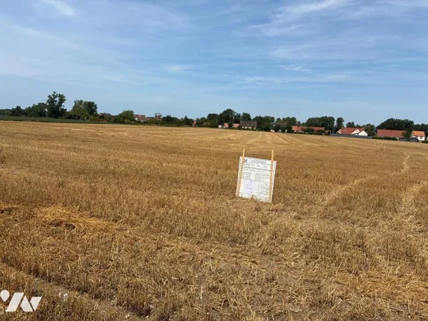 Terrain 1104 m²
