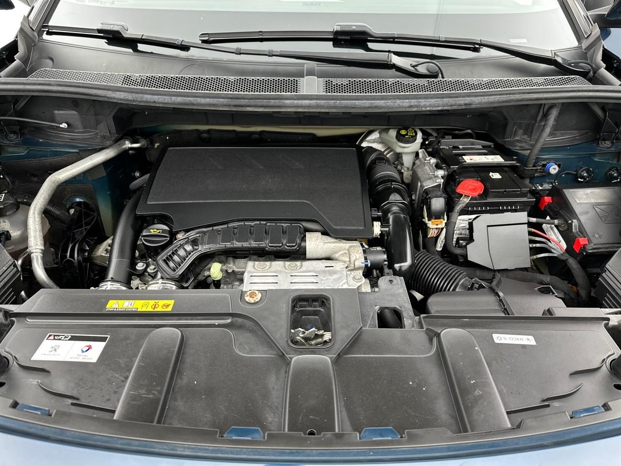 Peugeot 3008 puretech 130ch s&s eat8 gt pack — photo 13
