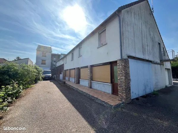 Immeuble 868 m²