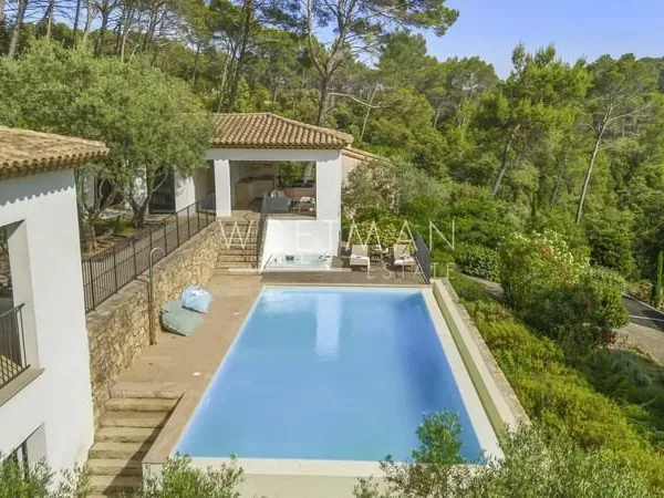 Villa contemporaine d'architecte avec piscine et vue panoramique - Lorgues