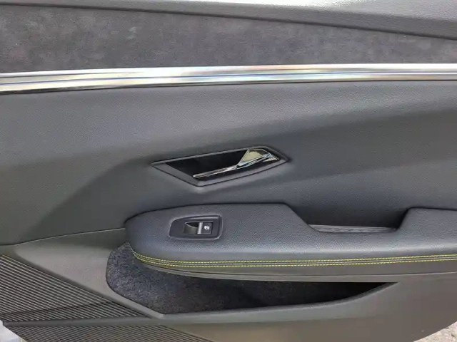 Renault Megane e-tech ev60 220 ch super charge — photo 24