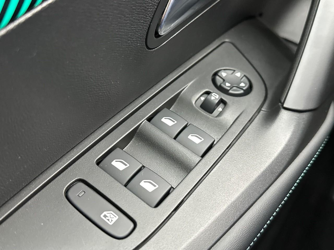 Peugeot 2008 puretech 100 s&s bvm6 allure — photo 15