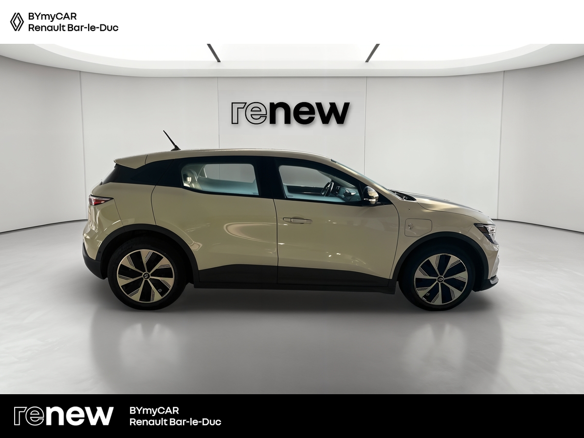 Renault Megane E-Tech ER EV60 130ch super charge — photo 6