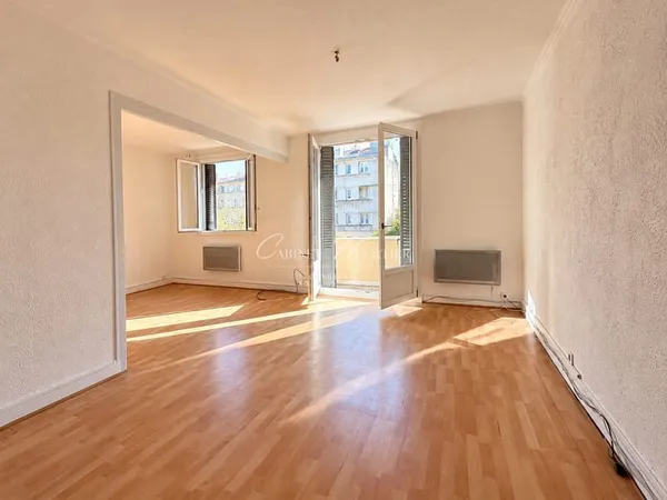 Appartement 3 pièces + cuisine