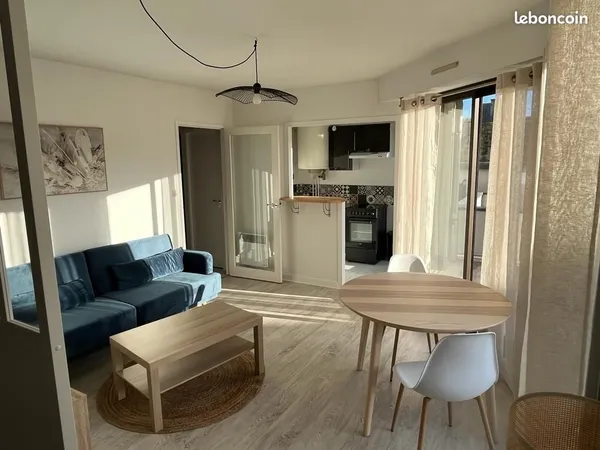 Loue T2 Meublé Plein Centre et au Calme