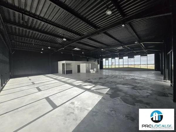 Local commercial 525 m² GLISY