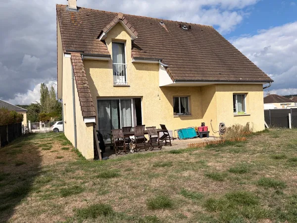 Maison Gravigny 3 chambres avec garage.