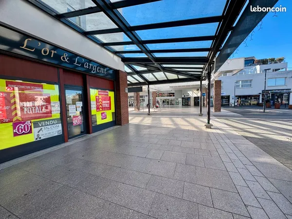 Local commercial 42 m2 - emplacement n°1 - bruz vert buisson