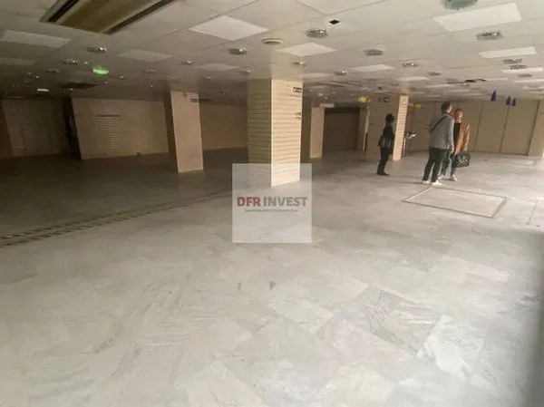 Boutique 635 m²