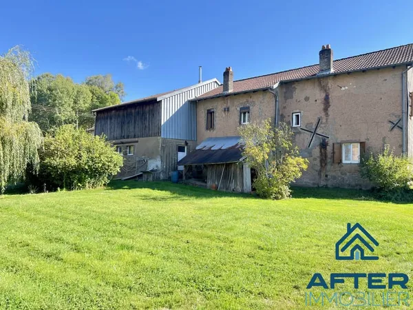 GRANDE MAISON AVEC TERRAIN ET DEPENDANCE