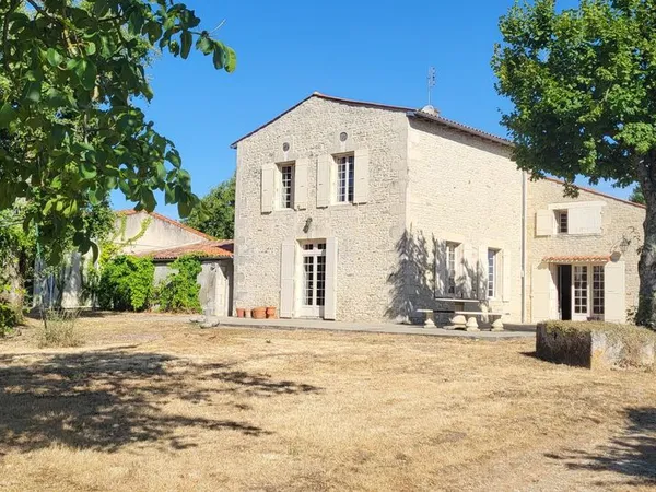 Propriété 8 pièces 226 m²