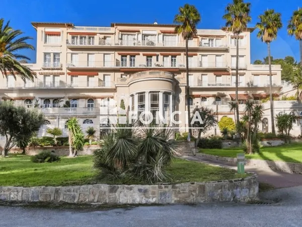 À vendre - Charmant T1 BIS à Hyères (Mont des Oiseaux)
